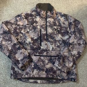 Camo fleeced lined pullover